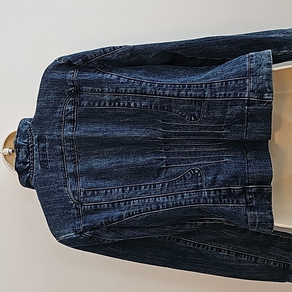 Christiana Zinn size Petite medium,  PM very cute denim jean jacket. - Picture 4 of 6